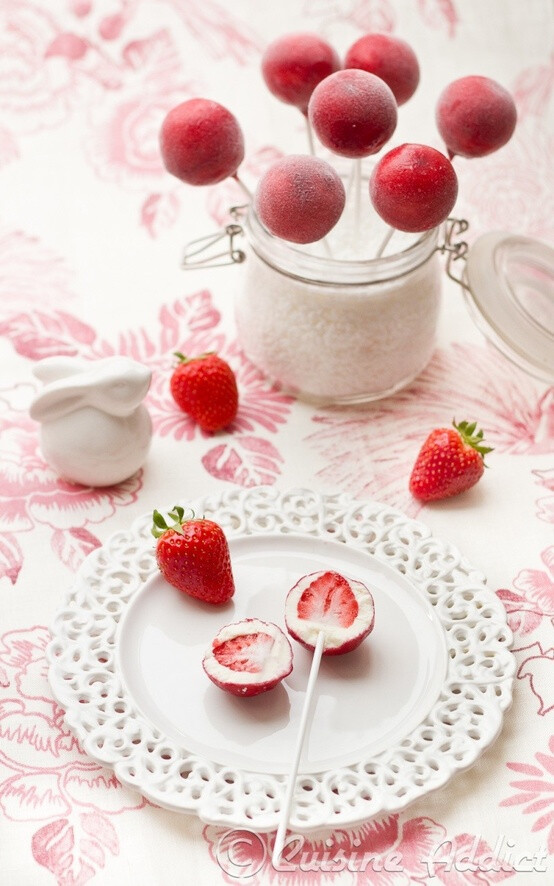 草莓优格棒棒糖!这怎做到了!