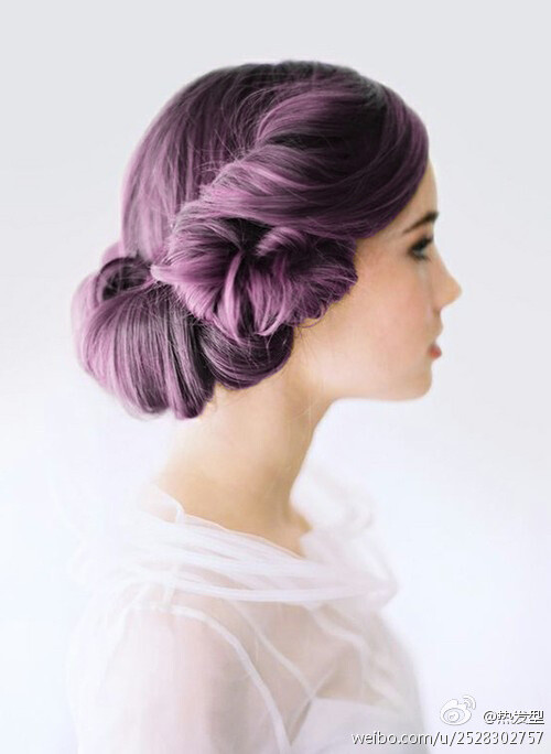 紫色复古盘发,散发典雅气息,太美了