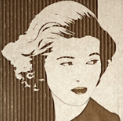 艺术家 giles oldershaw 使用废旧的硬纸板,通过撕裂和雕刻创作了一