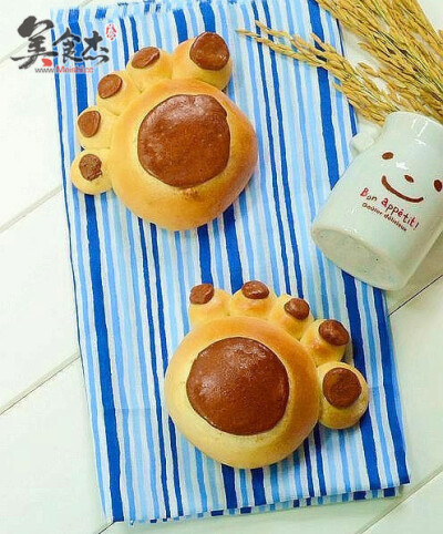 【熊爪小面包】