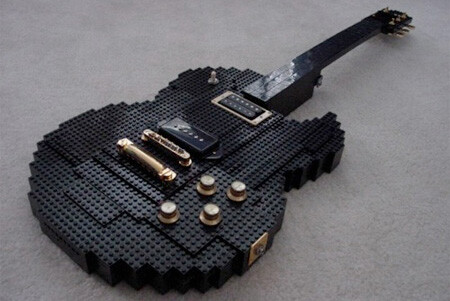 【乐高积木吉他 lego guitar】 用上千块乐高积木搭建而成,还能演奏呢