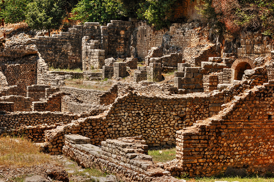 阿尔巴尼亚这个国家满是古代的遗迹,最著名的是butrint.