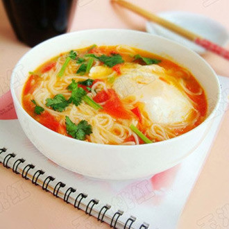 西红柿鸡蛋面印象中最经典的面,超爱吃~ 养胃