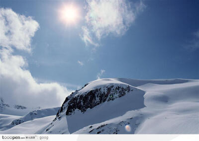 雪山太阳