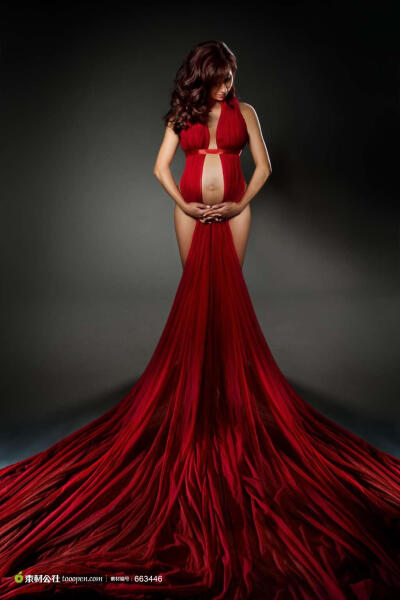 红色长裙的美女孕妇高清桌面图片素材