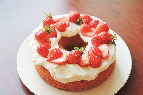 chiffon cake (by amanda- yang)