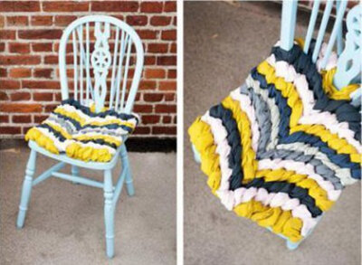 用废弃的旧衣服编织一款如此大爱的凳垫真是不可思议吧,这款坐垫坐