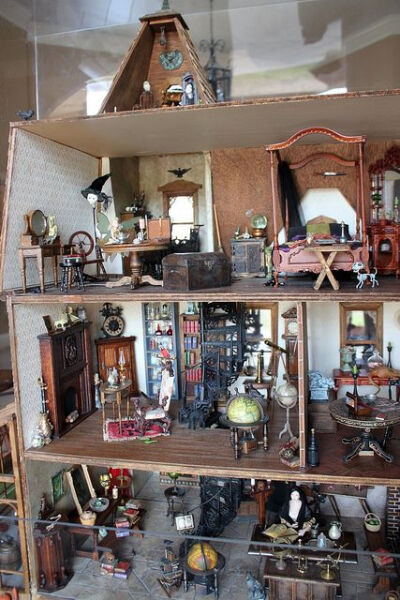 dollhouse娃娃屋