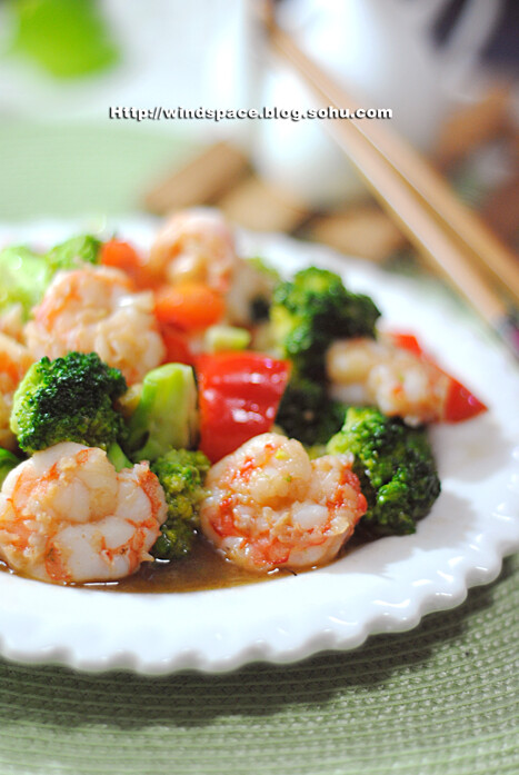 【西兰花炒虾球】