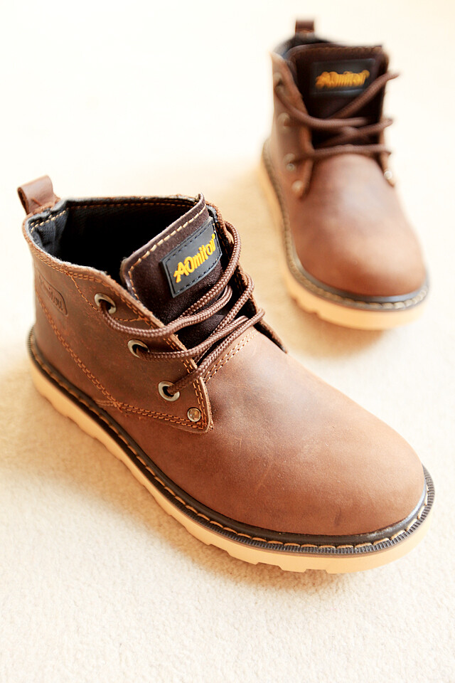 潮感十足的纯牛皮大头鞋,短靴,上脚舒服保暖,跟脚显瘦,防滑耐磨鞋底