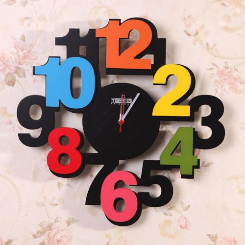 创意彩色立体数字挂钟客厅简约木制钟表卧室书房时间钟静音欧式2