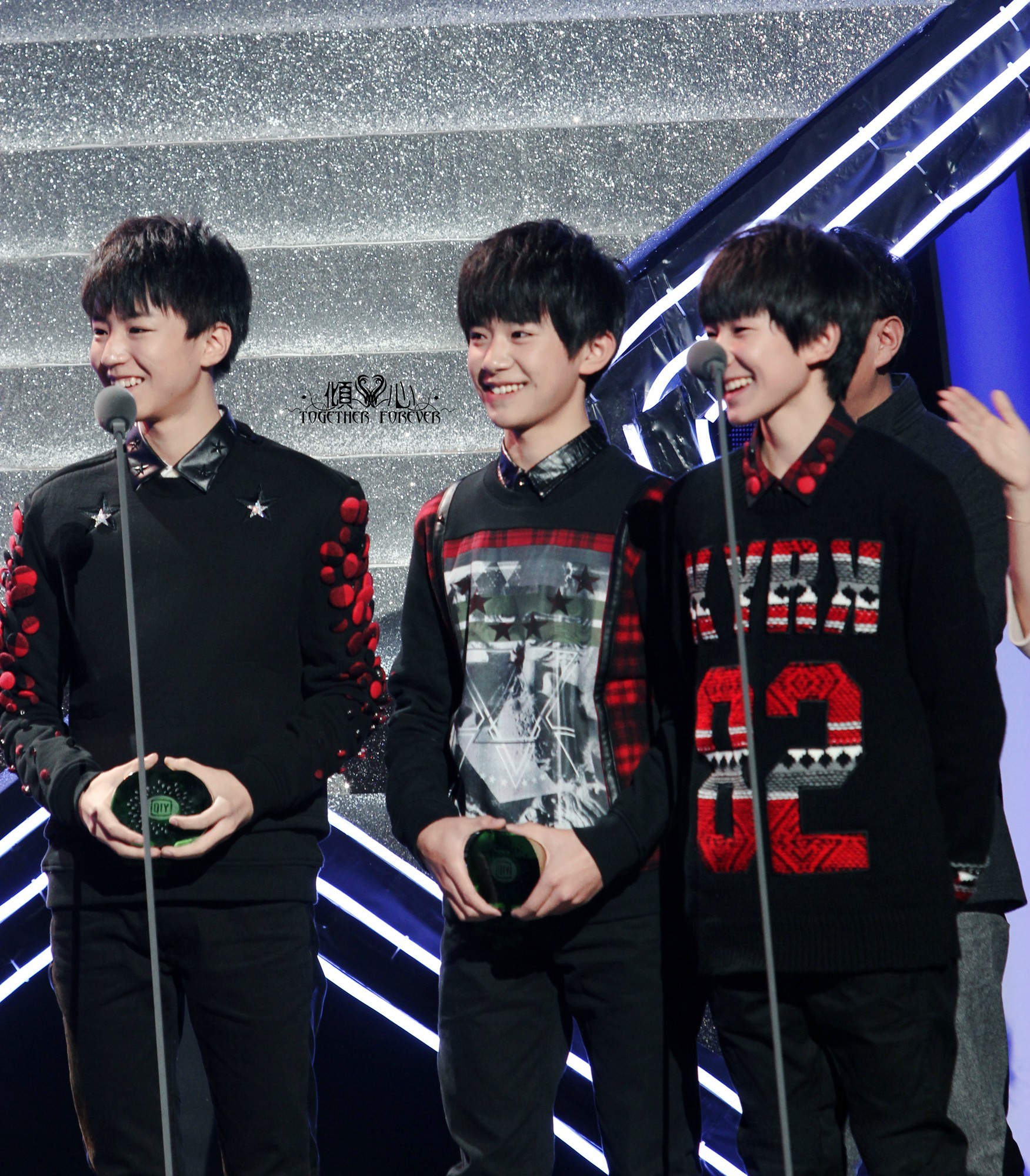 tfboys 尖叫2015爱奇艺之夜