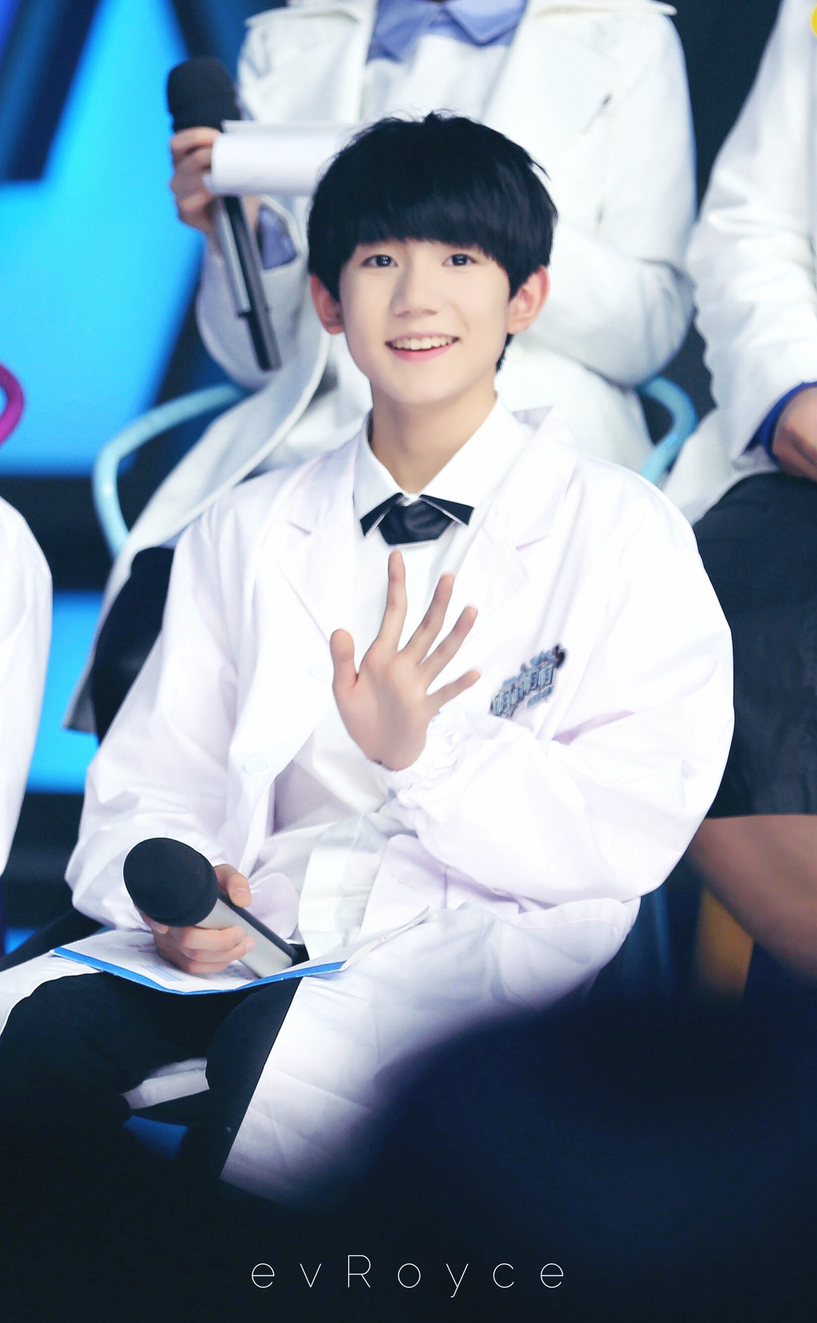 【王源 150322快乐大本营录制】 cr:@evroyce