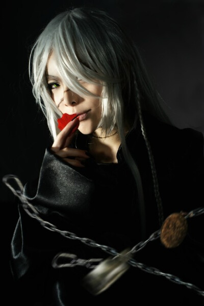 《#黑执事#》#葬仪屋# cos 【cn: 连城琬 摄影:准备冬眠的多拉】