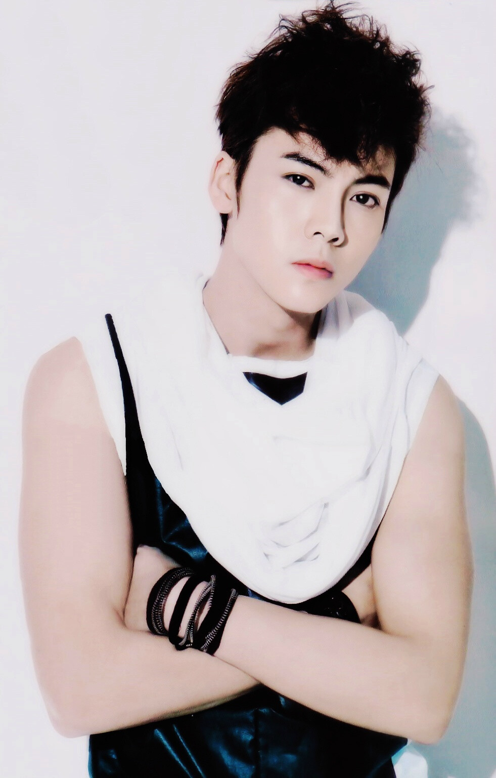 审视我的心灵吧,亲爱的朋友,你应颤栗,因为那里才是你的本来面目