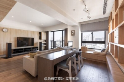 【可取处】好好说一下这个客厅里的开放式书房,你可以在写字台前边