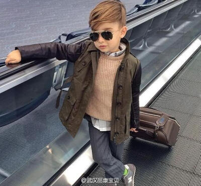 【洛杉矶5岁小潮男】翻翻alonso的私照,看他能不能萌翻你吧!