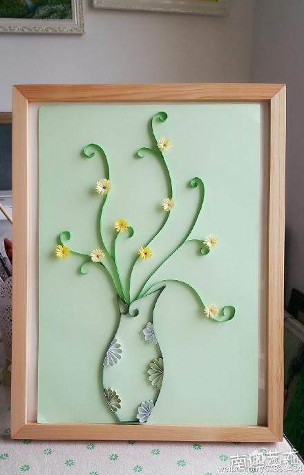 今天下午的工艺美术课,咱们做了一个衍纸画花瓶/:,@-d,我只做了雏菊