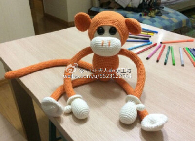 钩编玩偶##钩编图解##长臂猴# 虽然网上都很容易搜得到,但我看到有