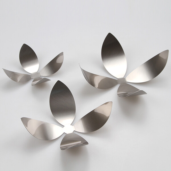 【金属花朵墙饰】小巧精致的花朵墙饰,立体感十足;漂亮的金属色更具