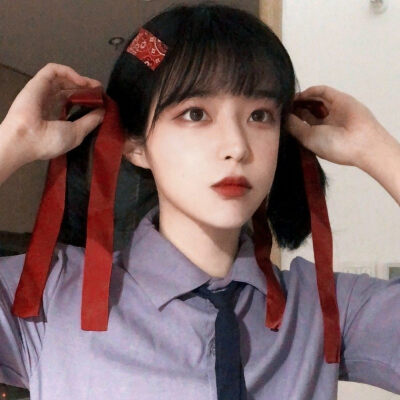 耳机双马尾女头