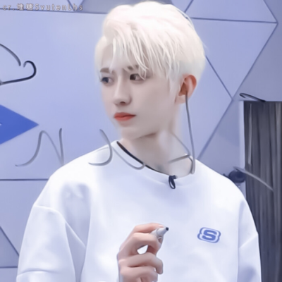 22岁蔡徐坤生日快乐