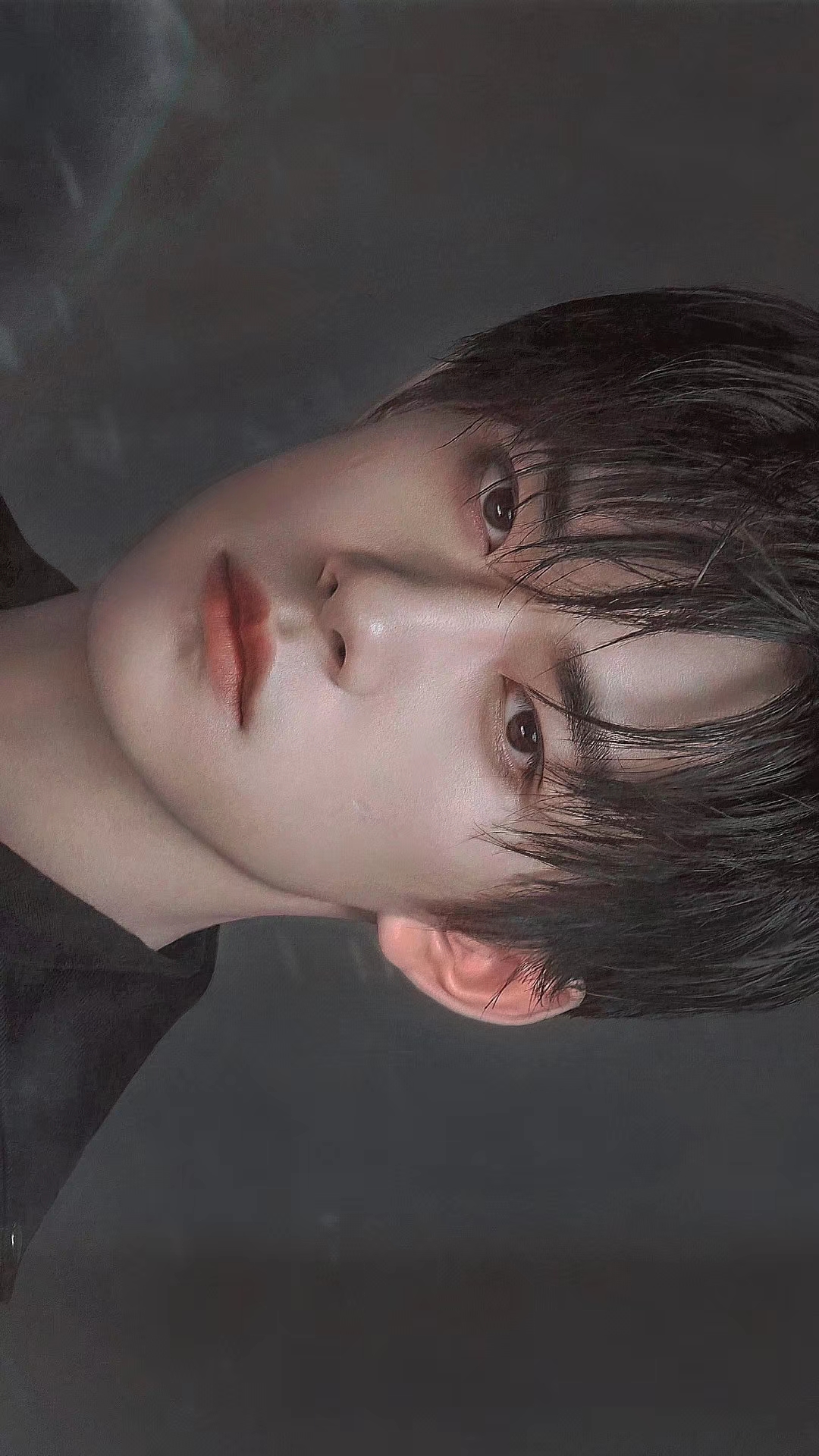 易烊千玺 四字弟弟 壁纸 锁屏 聊天背景 收藏