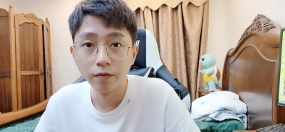 斗鱼主播:小乌龟_er 围脖:小乌龟_er