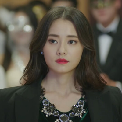 柴碧云可二改头像 拿图看简介