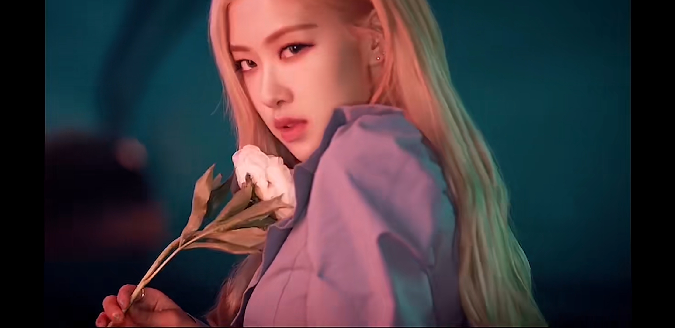 rosé绝美广告截图 小玫瑰美貌营业ing