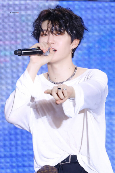 杨超越可二改站