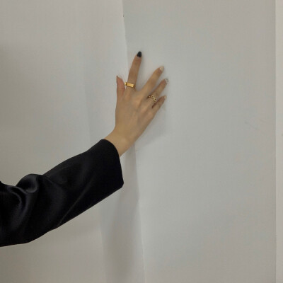 女生头像用手挡脸