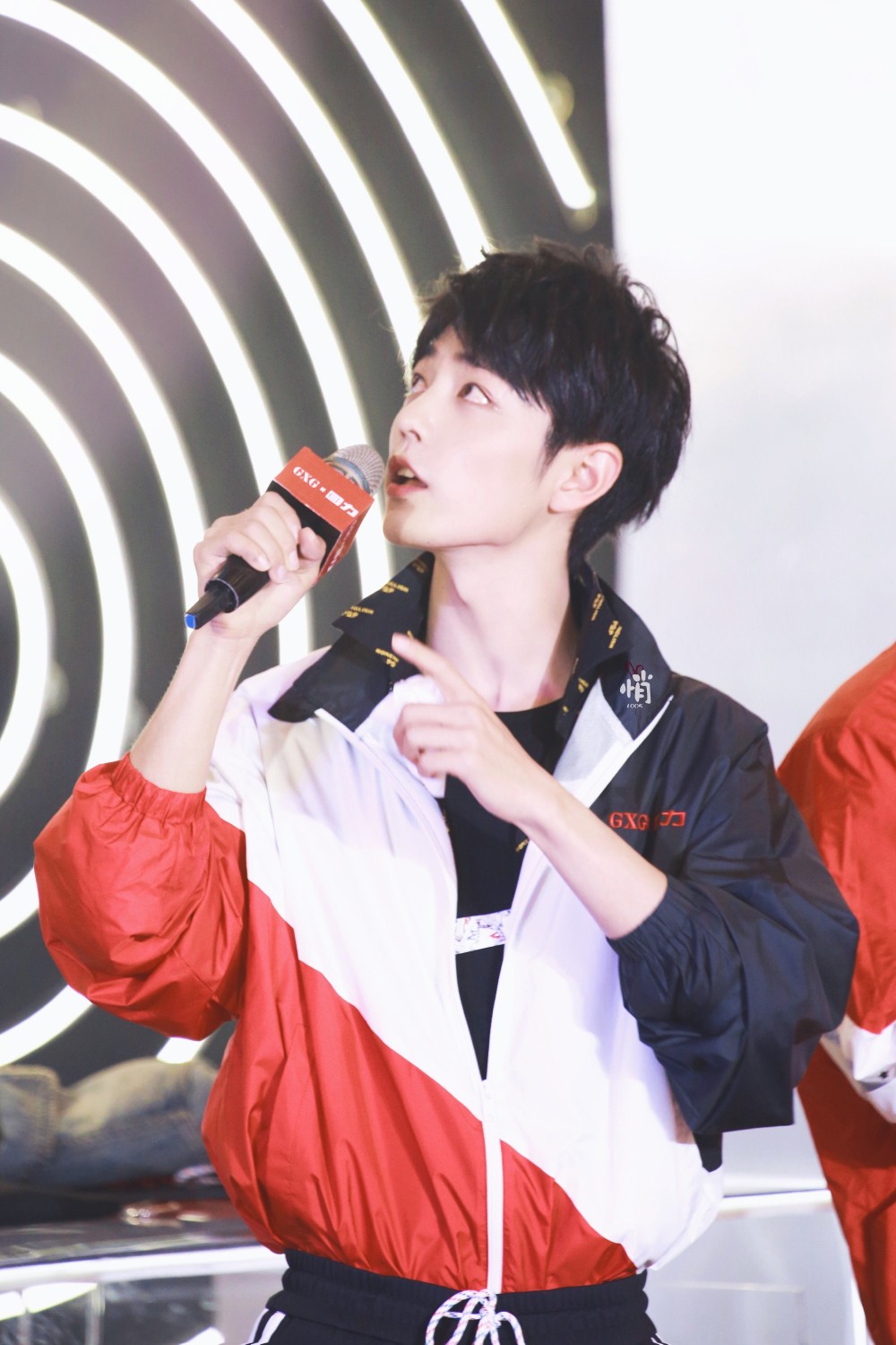 肖战180915 杭州 gxg ×回力站台活动