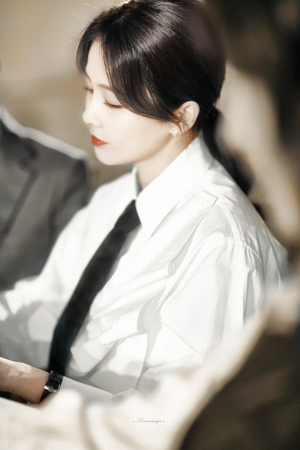 半是蜜糖半是伤江君白鹿