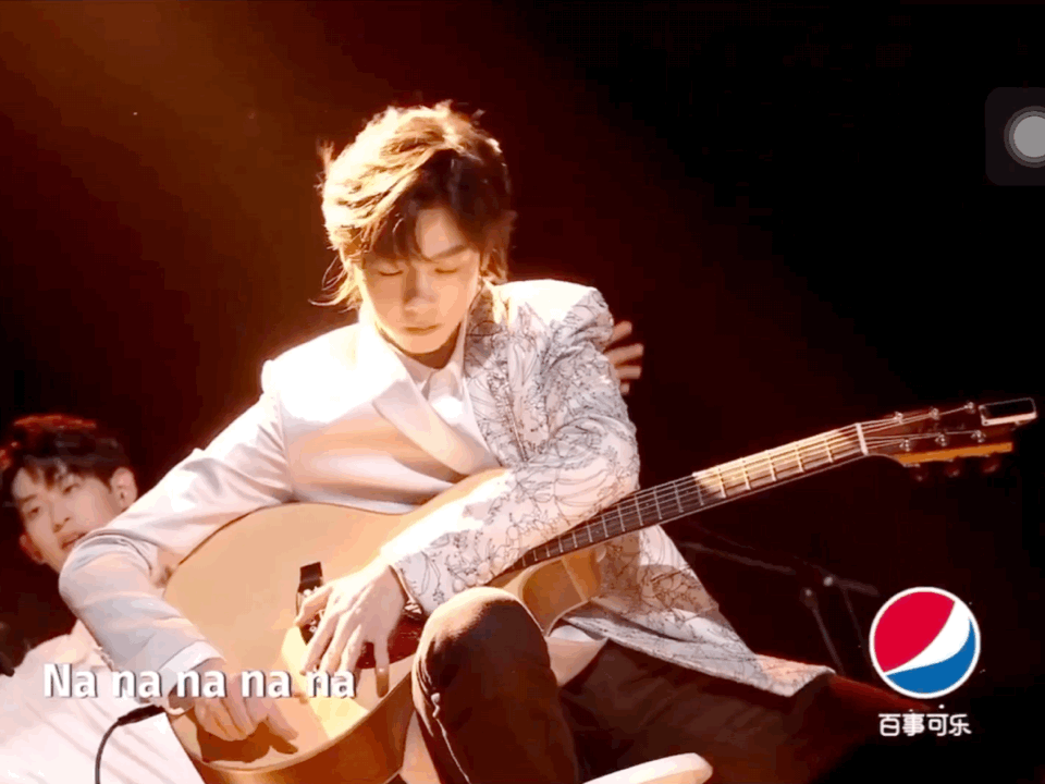 指弹吉他手张嘉元