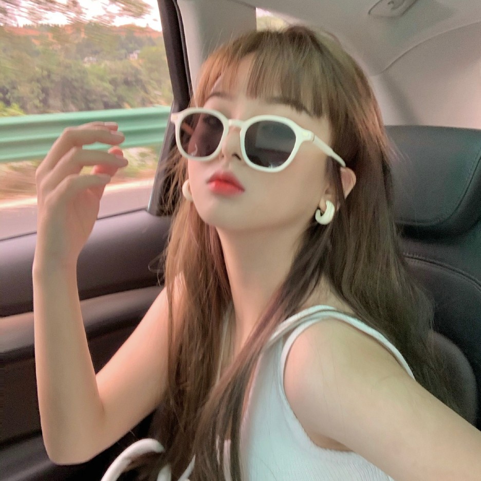 十月会与开心撞个满怀 676767 112104女生头像