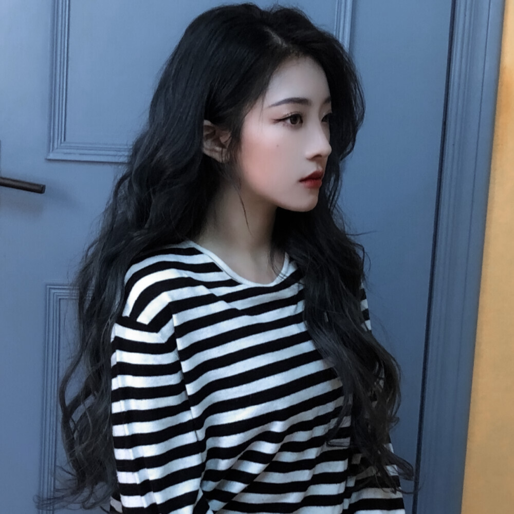 喻言歌颂的美人鱼