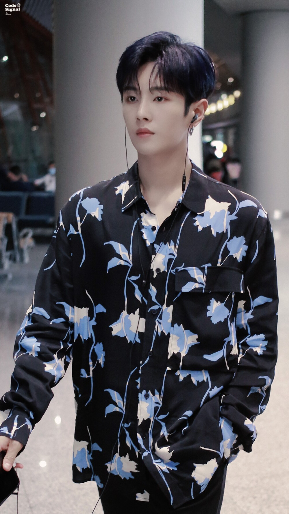 201009北京广州uniq李汶翰crlogo