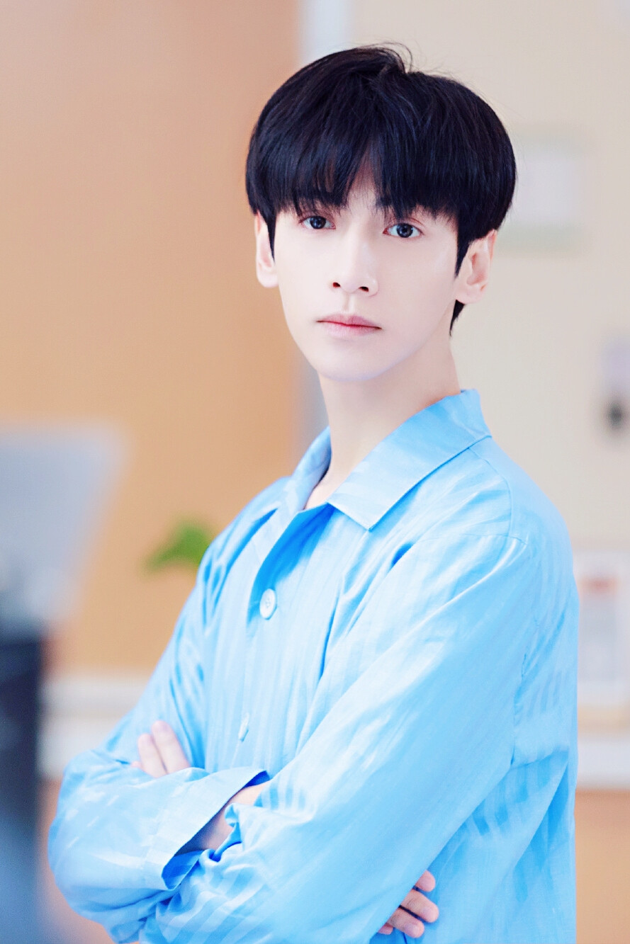 半是蜜糖半是伤袁帅罗云熙