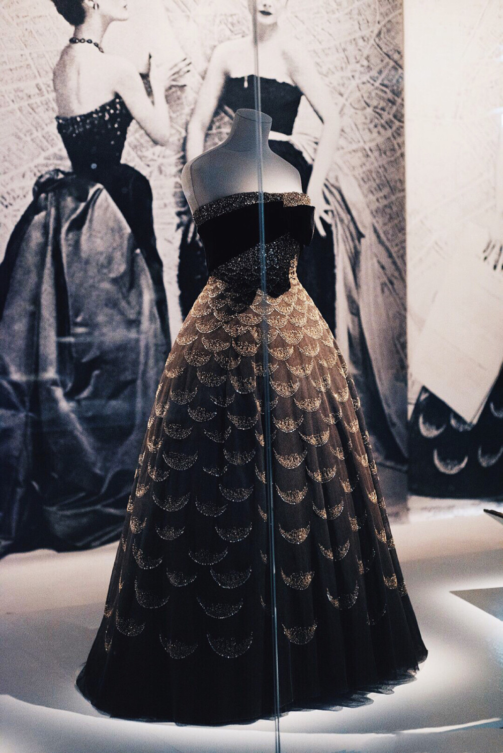 christiandior1951年的themexiquedress秋冬高定礼服