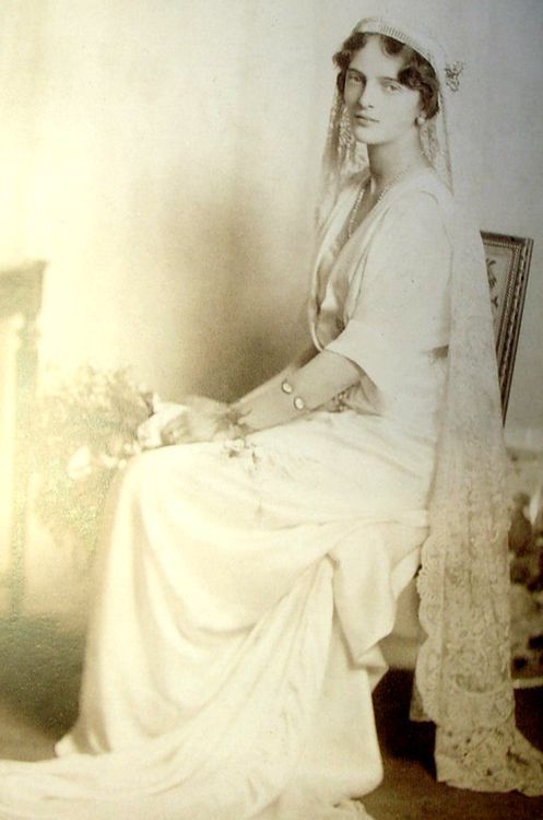 帝俄末代沙皇尼古拉二世堂妹伊琳娜·亚历山德罗夫娜公主在1914年和费