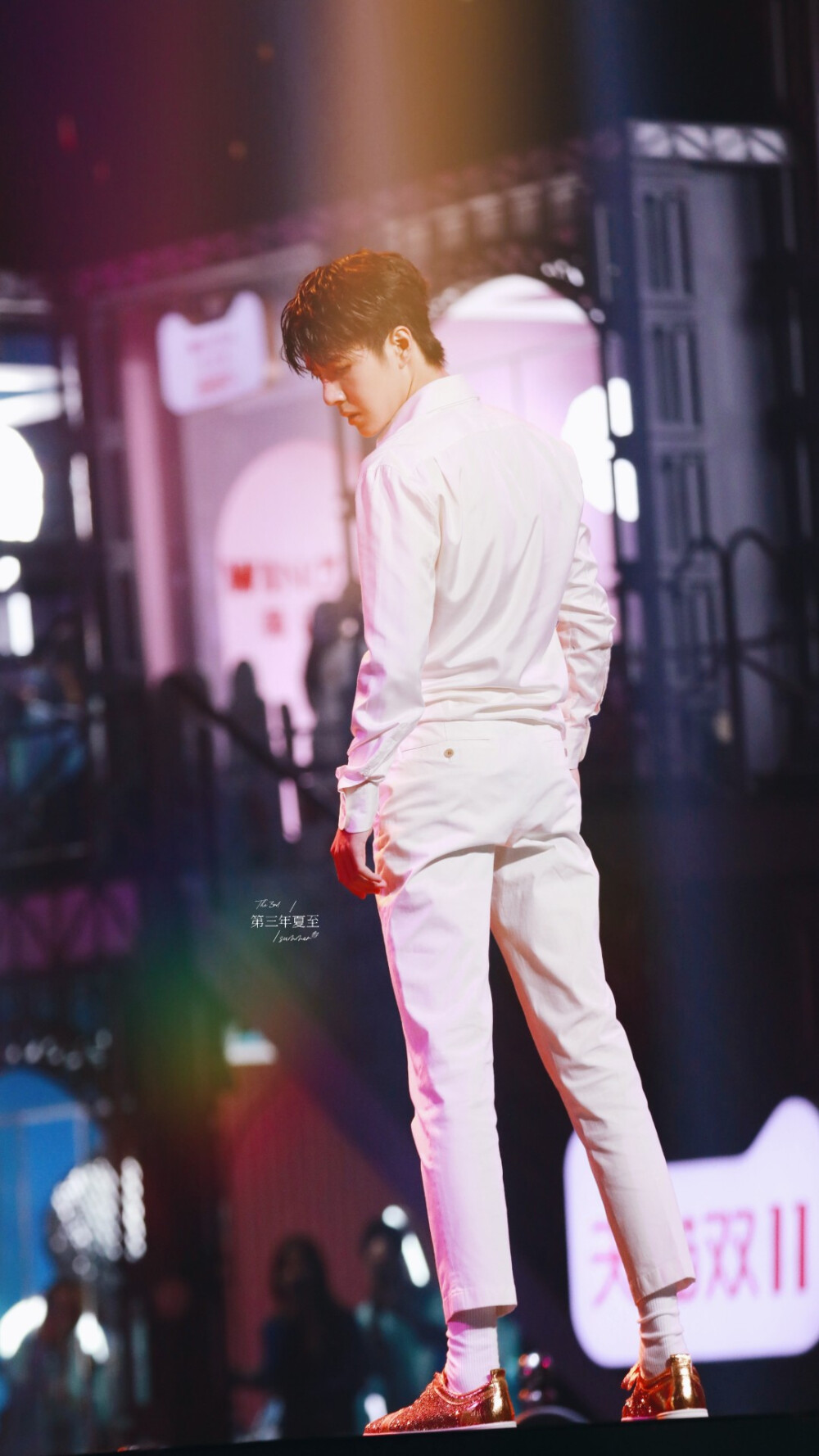 散落的华服啵啵