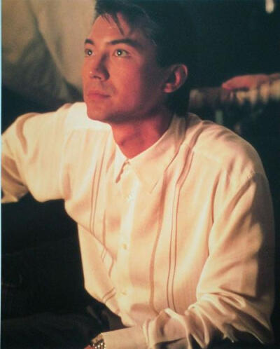尊龙(john lone),原名吴国良,1952年10月13日出生于香港,美籍华裔男