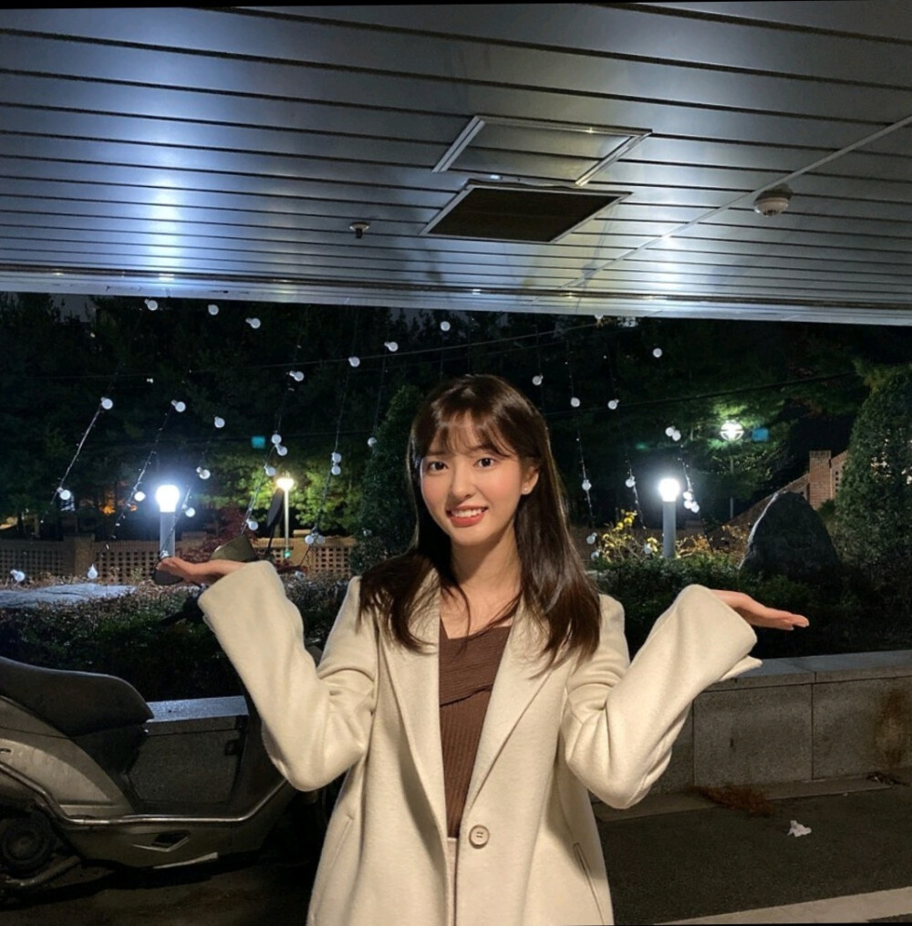 闵雪雅扮演者:赵秀敏