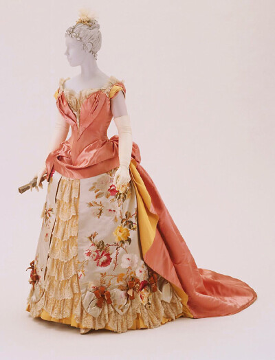 18 80s高耸时期巴斯尔裙