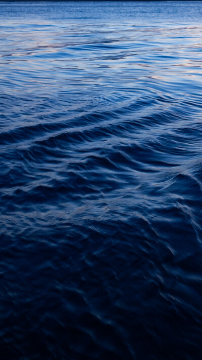 暗蓝纯色背景图