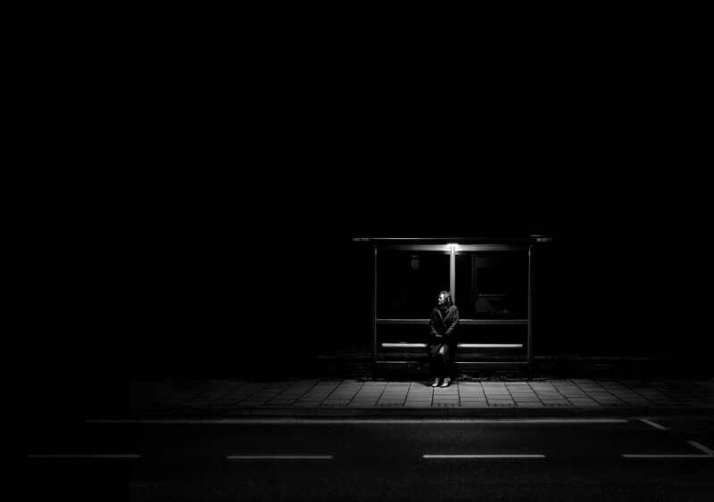 一个人孤独图片黑白图片