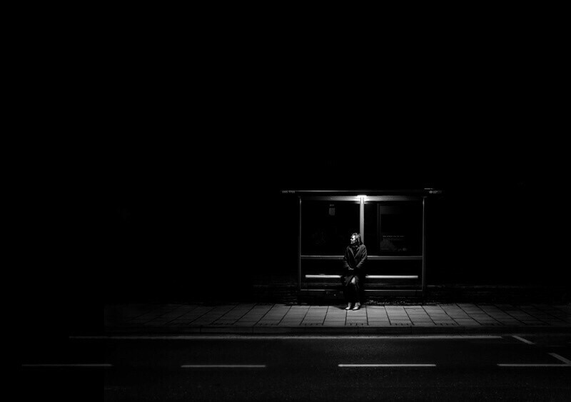 孤独的图片意境黑白图片