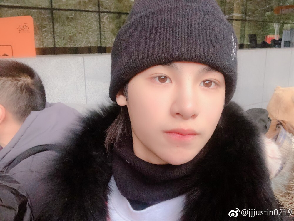 你要储蓄你的可爱,眷顾你的善良,变得勇敢,当这个世