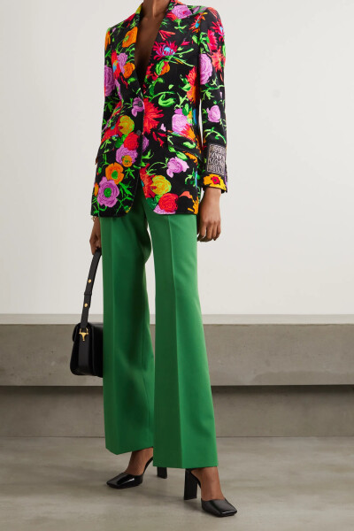 已故美国画家兼设计师 ken scott 曾被世人誉为"时尚园丁",其作品中